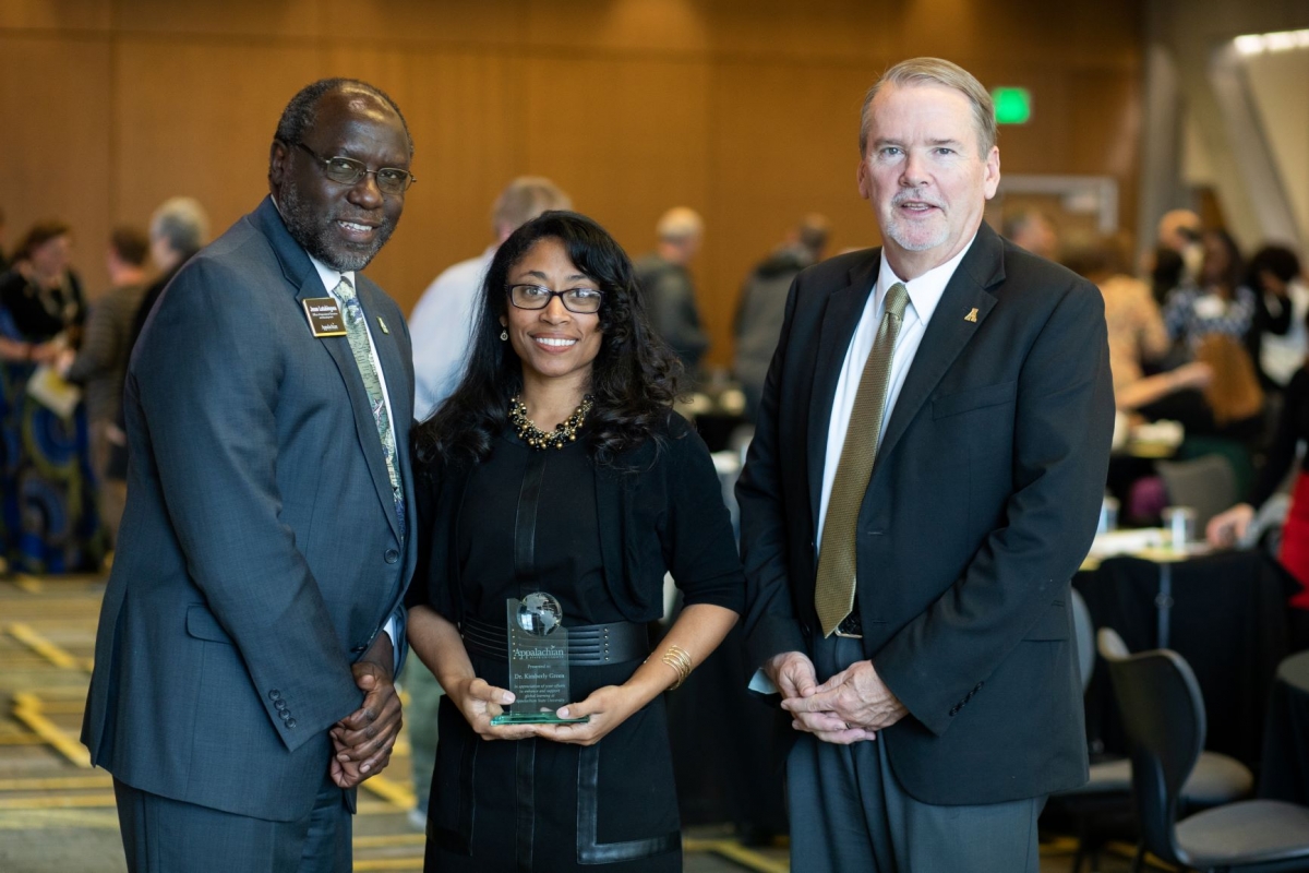 Dr. Kimberly Green receiving 2019 Global Engagement Award